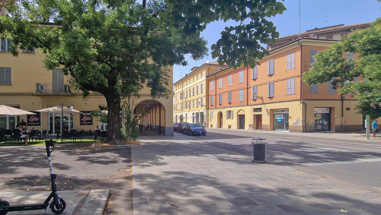 Alle Porte Del Centro - Guest House - Reggio Emilia - Ingresso Centro Storico - Parcheggio Gratuito Exterior foto